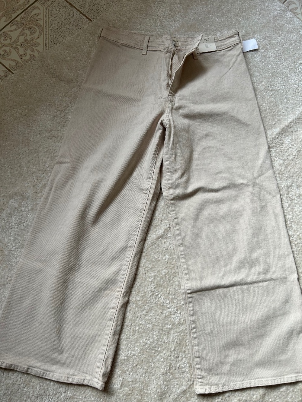 Universal Thread Women's Cream Jeans Size 14